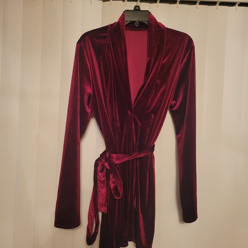 Fashion Nova Burgundy lounge set. Size XL